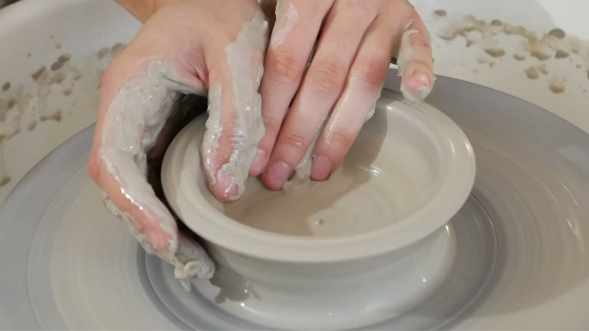 Cours de poterie : découvrez le tournage