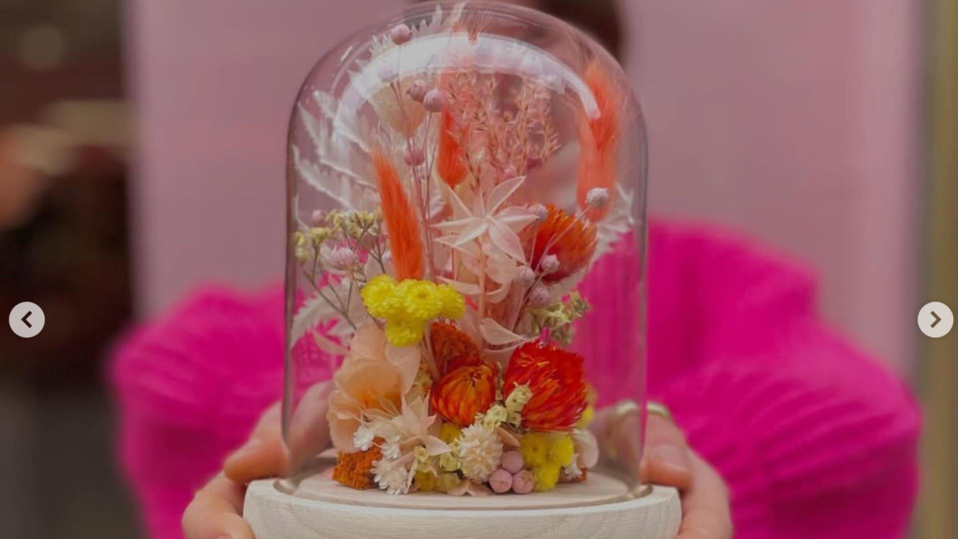 cloche de fleurs séchées