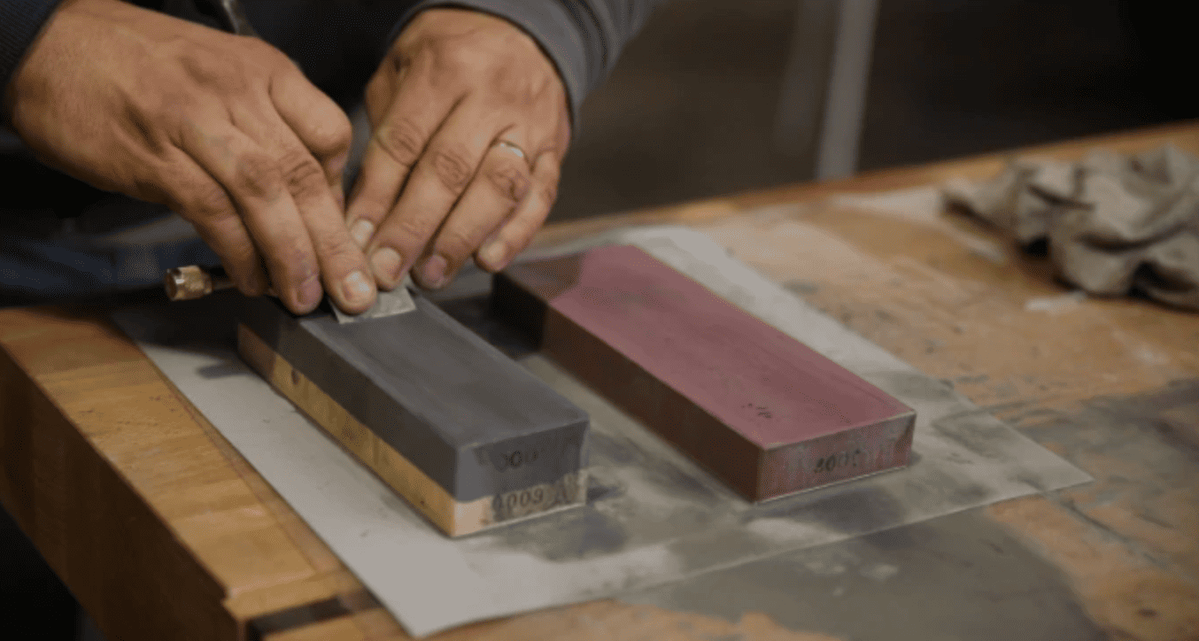 Apprendre à affûter un tranchant droit